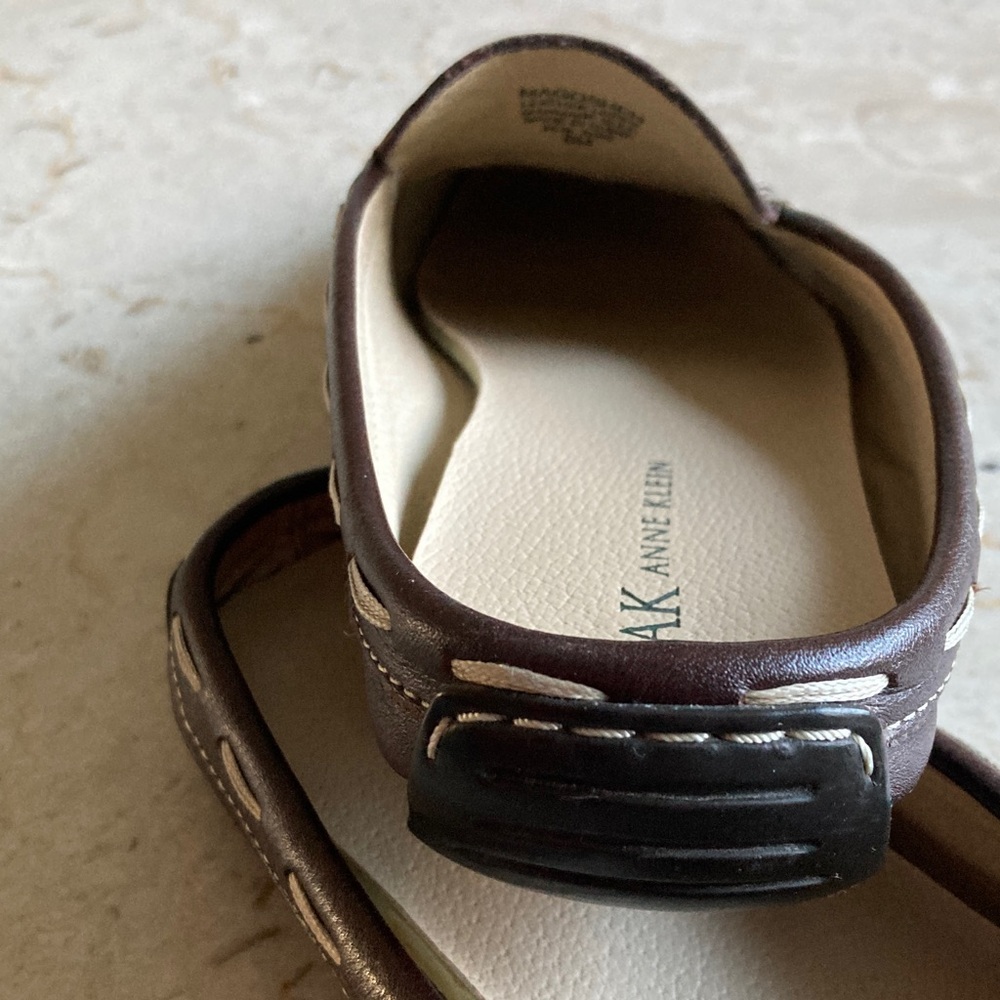 Brown Leather Loafers with Red Embellishments - Picture 4 of 6